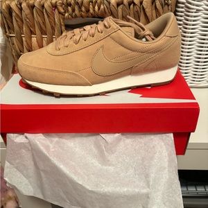 Nike gym shoes